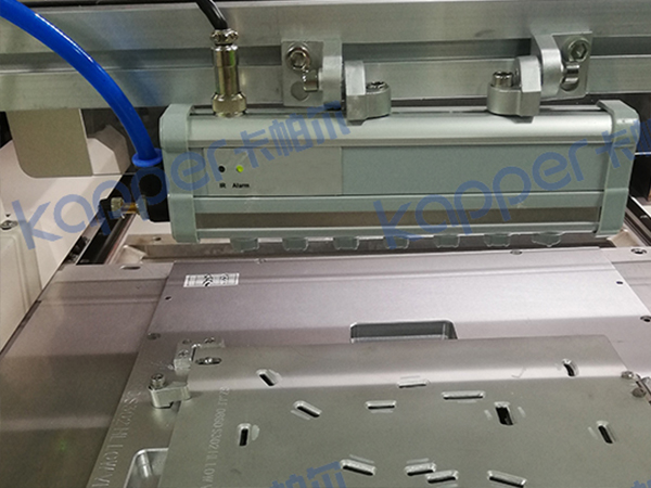 Electrostatic removal of plate splitter